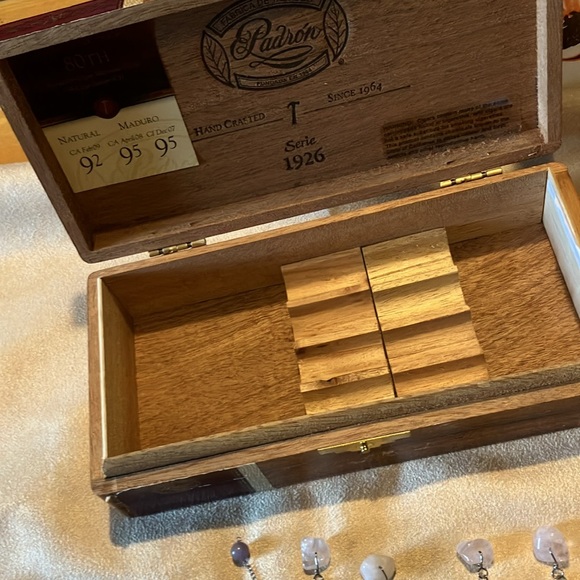 Big 20 pc lot of ladies/girls handmade pendulums with empty wooden cigar box - Picture 5 of 9